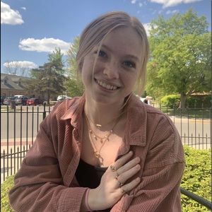 Meet your Posher, Ava